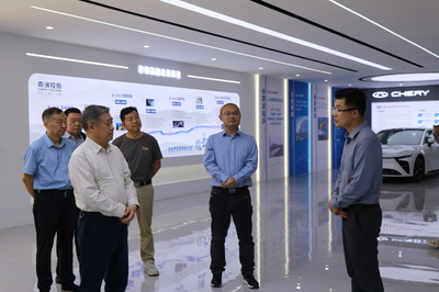 蕪湖市企聯(lián)咨詢委考察調(diào)研我校技術(shù)咨詢工作